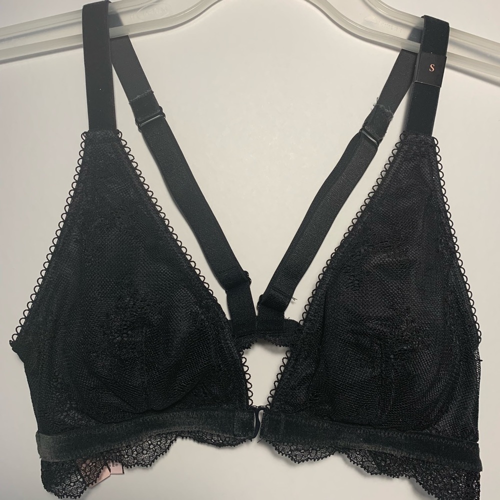 Victoria’s Secret black lace bralette